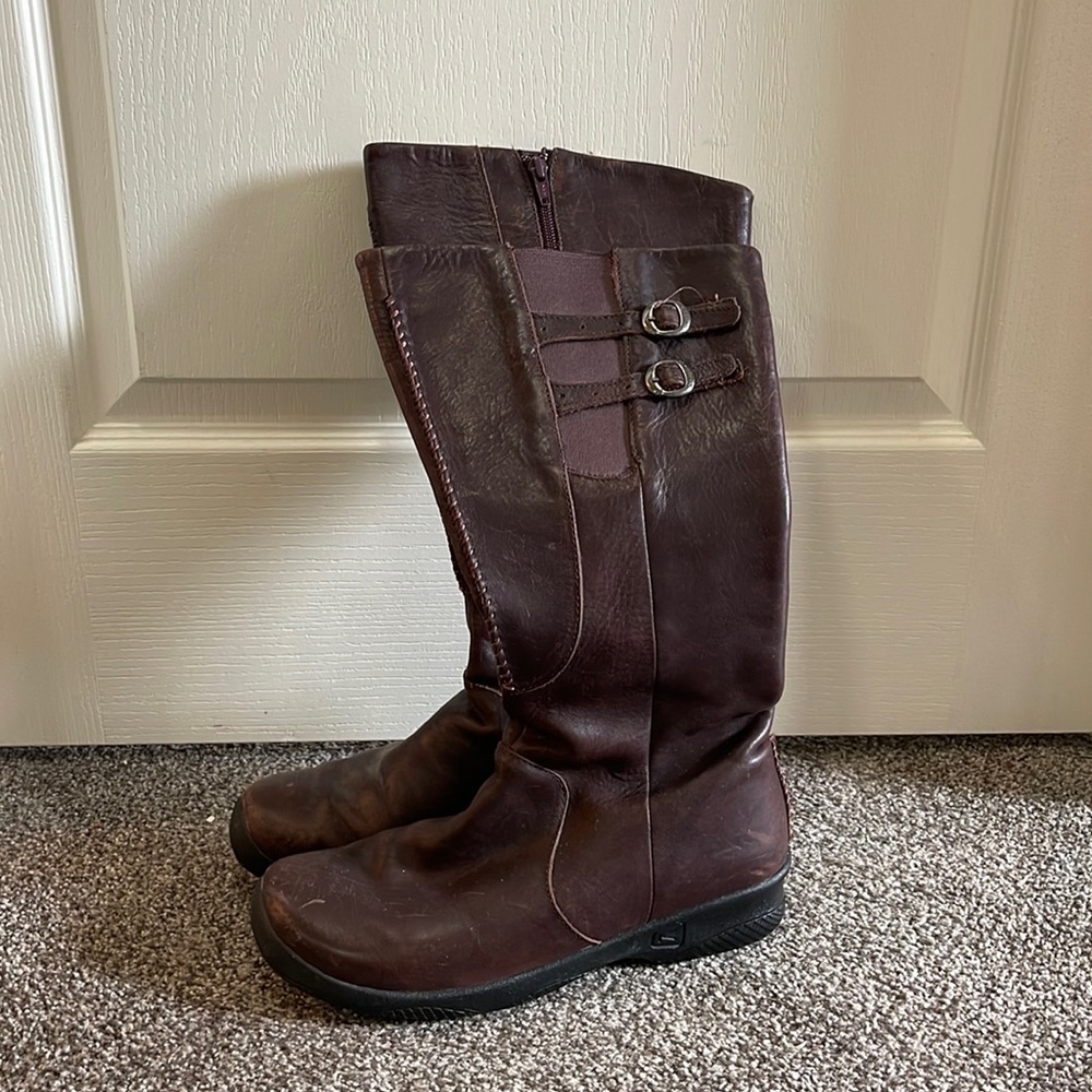 Size 42/11 Keen boots